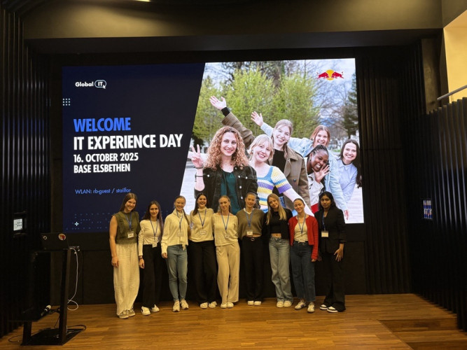 Schülerinnen bei Redbull Bühne