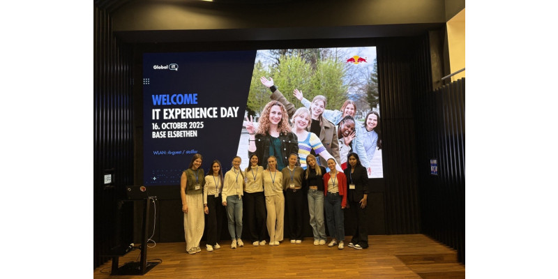 Schülerinnen bei Redbull Bühne