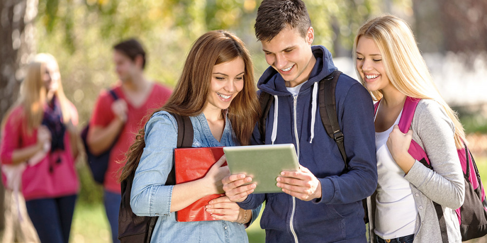 Gruppe mit Studierenden